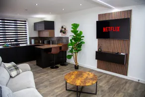 Modern Apartment Minutes Away From Heathrow - Image 2