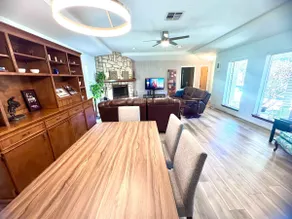 Lovely Retro 2BR 2.5BA In Quiet Neighborhood - Image 3