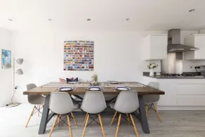 Modern Family Retreat Nr Beaches and Marina - Image 5