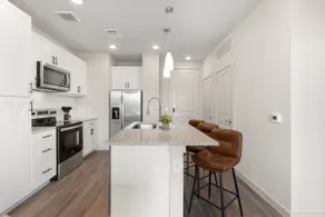 Luxe 1bd Apt, 24hr Gym &Pool - Image 5