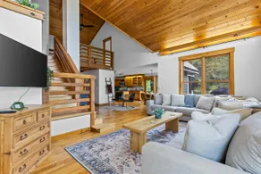 Pet Friendly, Blue Ridge, Hot Tub, 3 King Beds - Image 5