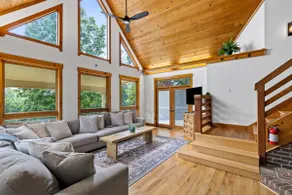 Pet Friendly, Blue Ridge, Hot Tub, 3 King Beds - Image 3