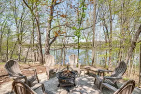 Charming Cottage: Steps to Lake Wandawega! - Image 2