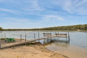 Charming Cottage: Steps to Lake Wandawega! - Image 3