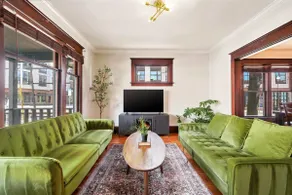 Historic Home in Downtown Vancouver - Image 2