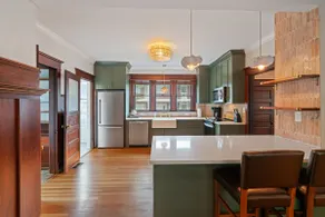 Historic Home in Downtown Vancouver - Image 3