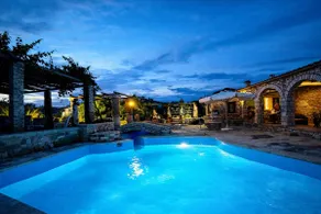 Saltos Apartment 2 - Pool & Garden Getaway - Image 4