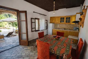 Saltos Apartment 2 - Pool & Garden Getaway - Image 3
