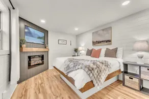 Hummingbird Cabin with a private hot tub - Image 3