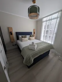 Two bedroom apartment in The City, Minories, EC3N - Image 3