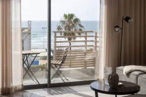 HM06 l Beach & Pool, Luxurious with Sea View - Image 3