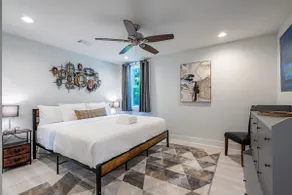 New Deals! Stylish & Modern 2BR Stay in Prime Spot - Image 2