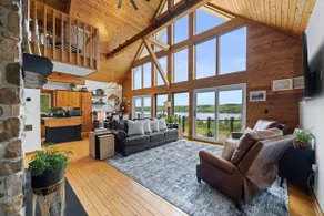 Keuka Vines: A frame home, overlooks Keuka - Image 2