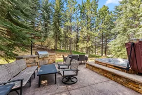 Cascade Village 4BR Hot Tub Shuttle Access - Image 5