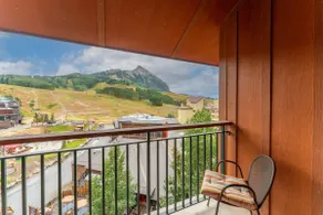 Luxury 1 Bedroom Resort Condo - Image 4