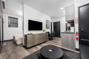 Charming Suite|Walk to Parks & Cafes|Pets Welcome - Image 5