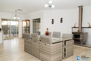Luxury Desert Paradise - Image 2