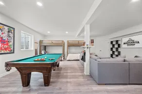 Luxury 4BR Chalet/Hot Tub, Sauna + Shuttle Access - Image 4