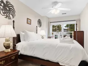 Classy Old Town Getaway, 3-BR in Perfect Location - Image 4