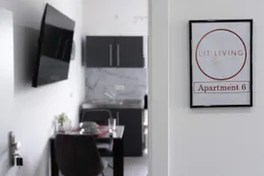 Lit Living - Luxury House - Box Spring - Parking - Exclusive Kitchen - Image 5