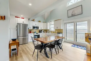 1BR + loft w/expansive lake views, deck & grill - Image 2