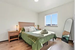 Coffee-Bar Townhome · En-Suites · Garage - Image 3
