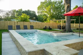 5BR/3.5BA Dunn Right - Pool, Game Room, Yard Games - Image 2
