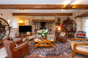 Holiday Home 'Ty Al Louarn - Pool - Spa' with Private Terrace, Shared Garden & Wi-Fi - Image 2