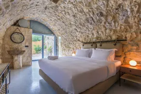 Amani Luxury 4-Bedroom Villa & Pool in Batroun - Image 5