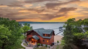 Pelican Lake, Fireplace, Games, Bar & Pool Table - Image 2