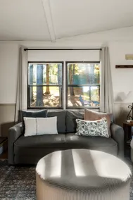 Stylish Cabin with Mountain Views - Image 3