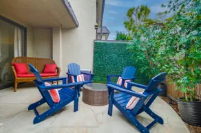 Coral Cove Coastal Townhouse - Image 4