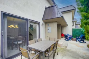 Coral Cove Coastal Townhouse - Image 5