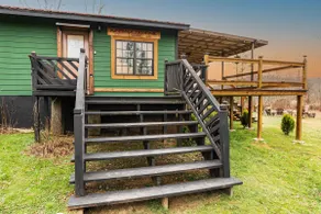 Private 3BR Lodge/ Hot Tub/ Giant Jenga - Image 4