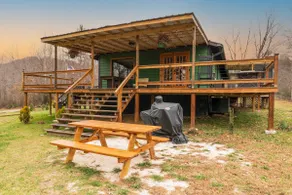 Private 3BR Lodge/ Hot Tub/ Giant Jenga - Image 3