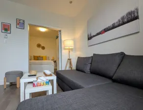 Modern Hochelaga Apt Near Metro & Free Street - Image 4
