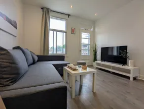 Modern Hochelaga Apt Near Metro & Free Street - Image 5