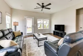 5 Mi to Auburn University: Sleek Townhome w/ Patio - Image 4