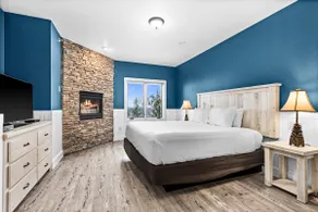 Breathtaking Lake Views 1BR w/King Suite & Pools - Image 2