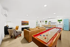 Spacious and relaxing | The Daisy Carriage House! - Image 2