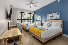 Central Flat w Pool|FREE Parking|Walk to Riverwalk - Image 5