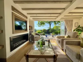 Countryside Cottage with Stunning Views - Image 2