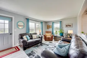 8 Mi to Jay Peak Resort: Scenic Retreat w/ Deck - Image 3