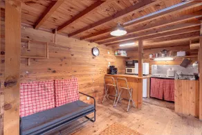 Small wooden house - Image 5