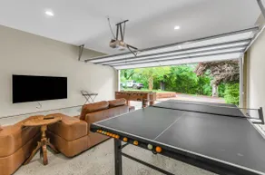 3 Min to Downtown, Game Room, King bed - Image 3