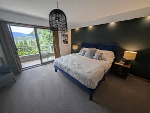Shuswap Lake Retreat | Private Bunkhouse Suite - Image 2