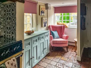 Cottage with garden | River view - Image 2