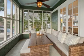 Kalmia Luxe —Stylish Stay Walkable to Downtown - Image 4