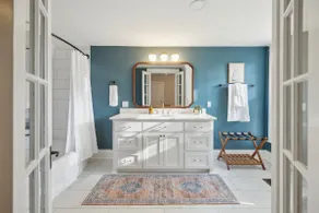 Kalmia Luxe —Stylish Stay Walkable to Downtown - Image 3
