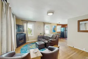 2 BR charming cotttage, pet-friendly, near Seattle - Image 4
